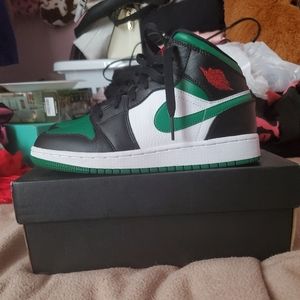 Jordan 1 mid (GS)